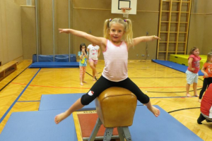 Ski alpin Turnsaaltraining Kinderturnen_6